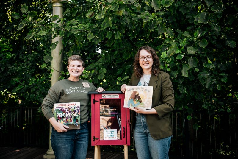 LtlFreeLibrary's tweet photo. Apps have closed for our Fall 2024 #ReadinColor cohort, so our selection committee is busy at work reviewing them! Curious who helps choose our incredible cohort members? Meet our selection committee, which includes LFL staffers and wonderful partners: https://t.co/Y8L1wttFLE https://t.co/iqxZpzRizF