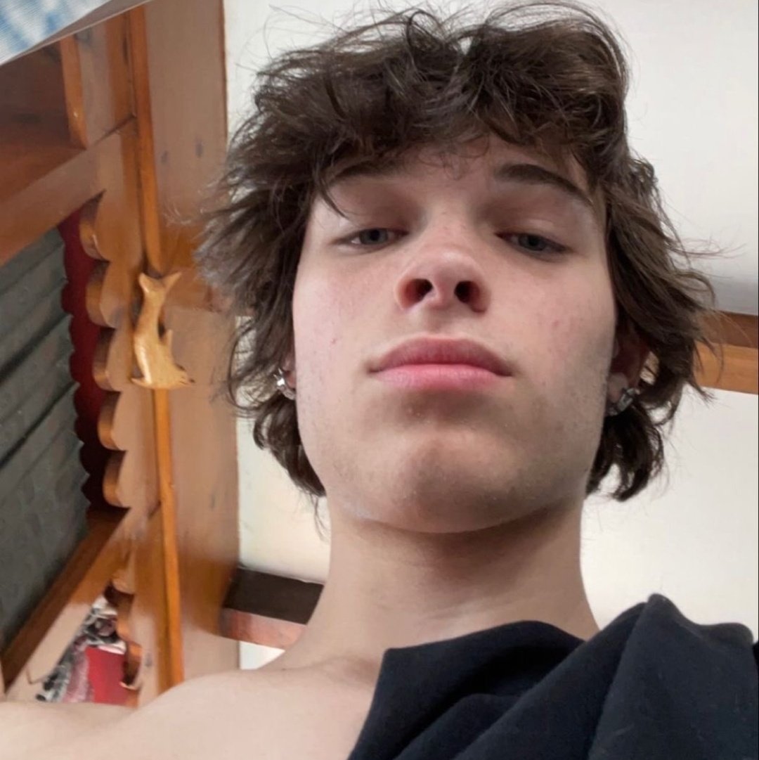 etherealgraysxn's tweet photo. this slutty ass pout tho🤣🤣 https://t.co/Bter2RMpEy