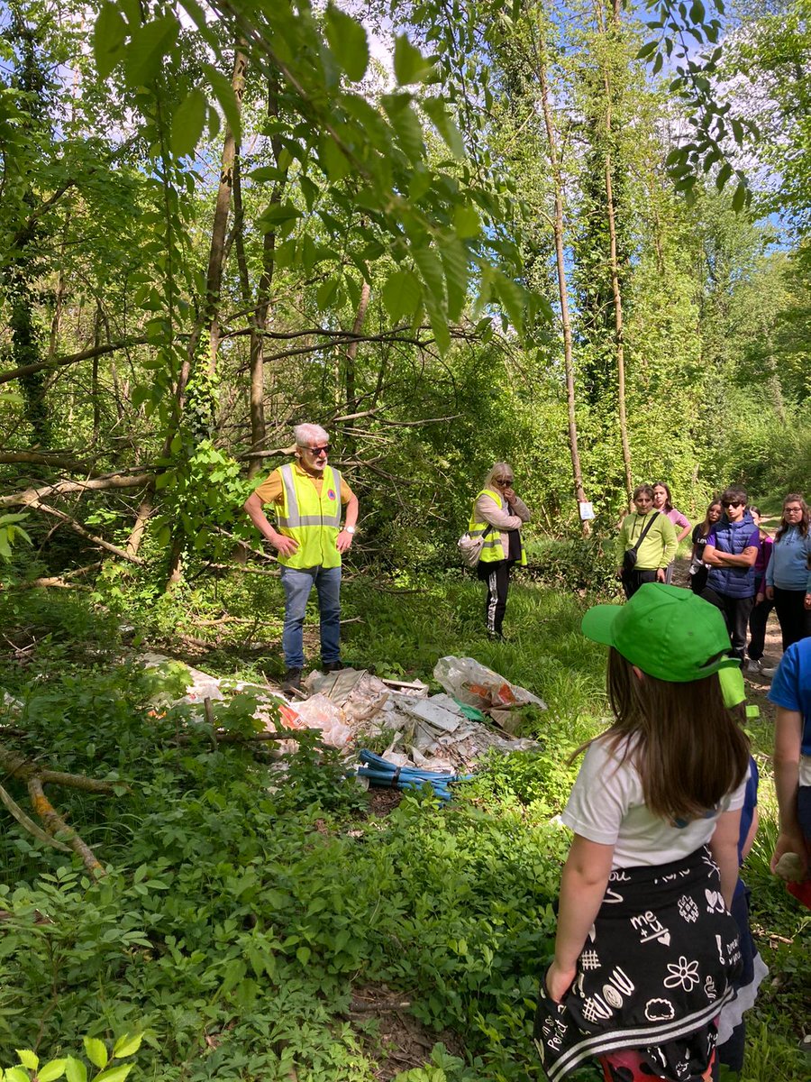 Nella #GiornataMondialeDellaTerra il Movimento Salva il Suolo, in collaborazione con il Comune di Rivara, ha organizzato una raccolta di rifiuti abbandonati coinvolgendo grandi e piccini.
#SaveSoilForClimateAction
@ilQuotidiano
@LaStampa
@regionepiemonte
@StampaTorino
@oggi