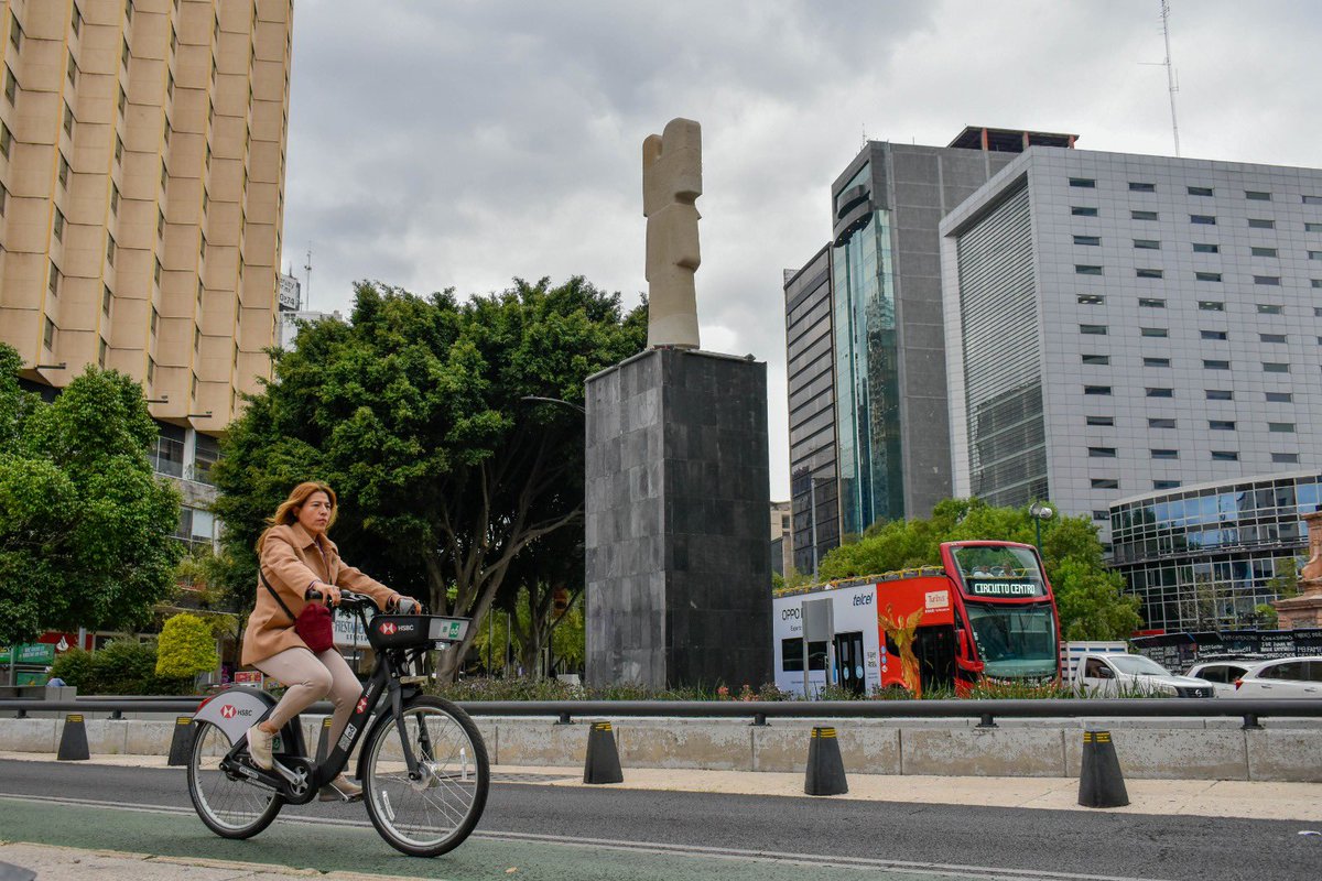 Este miércoles 24 de abril, se realizaron 78 mil 973 viajes en @ecobici en un solo día. A la fecha, es el número máximo de recorridos registrados desde que se implementó este sistema de bicicletas públicas en la Ciudad. Continuamos con la renovación y expansión de Ecobici 🚲