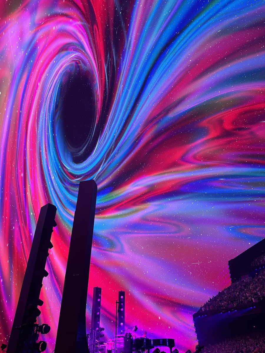 mbernardJ's tweet image. Sphere Dump. Floor left. Seats are overrated. Dicks will be it for this guy. 30 years, hanging them up.