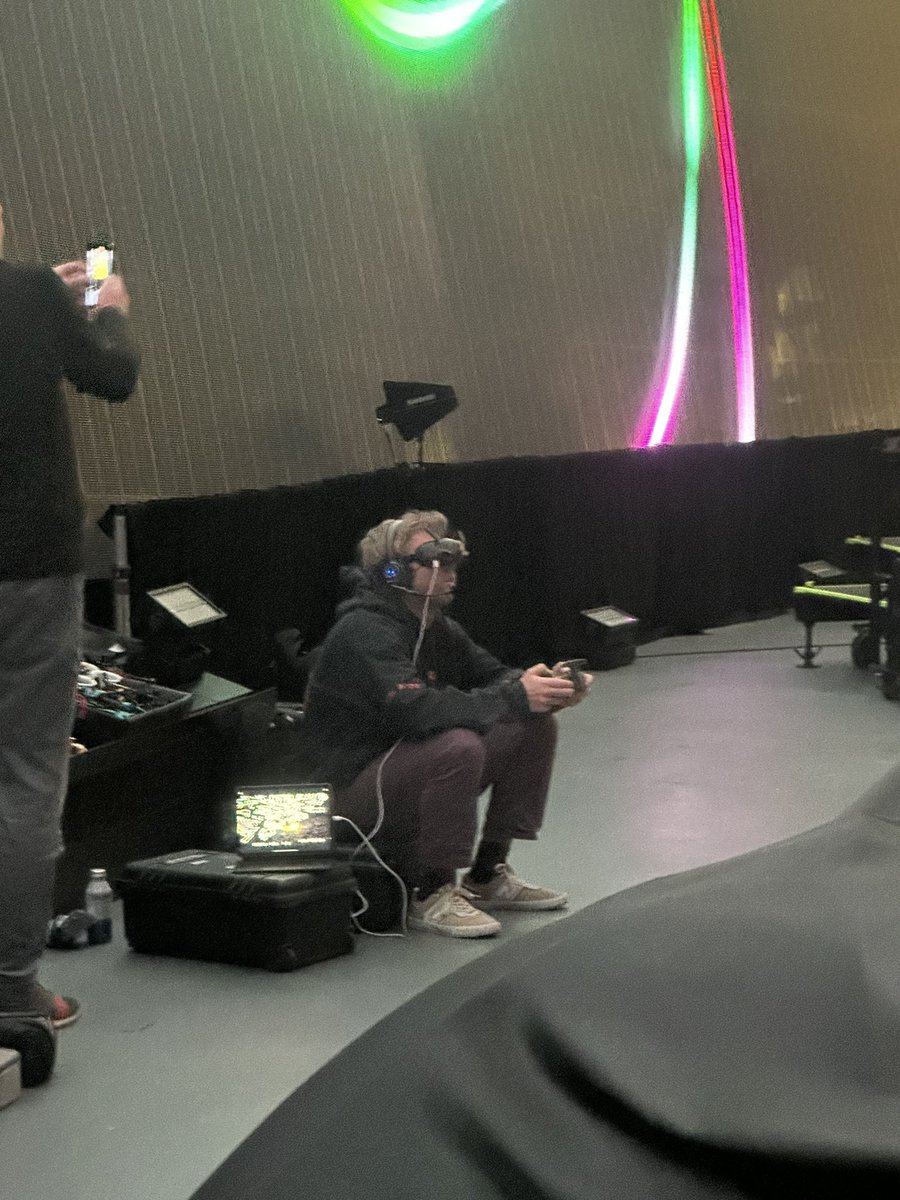 mbernardJ's tweet image. Sphere Dump. Floor left. Seats are overrated. Dicks will be it for this guy. 30 years, hanging them up.