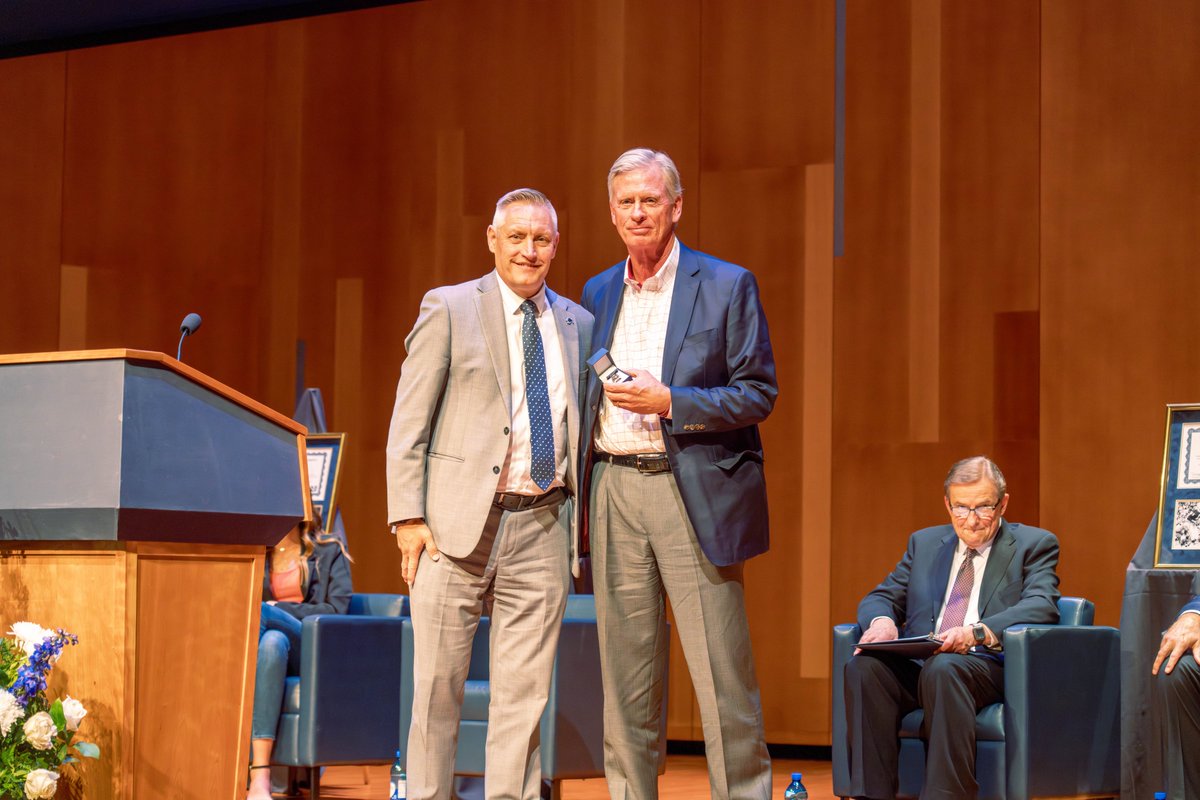 Welcoming Rich Haws to the Utah State Athletics Hall of Fame! 🤘 He was a three-year starter helping the Aggies to a 53-26 (.671) record during his Aggie career. He was selected by the Seattle Supersonics in the 1975 NBA Draft! #AggiesAllTheWay