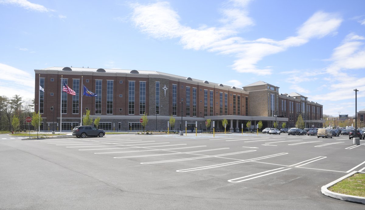 The St. Luke’s Monroe Campus held a ribbon-cutting today to formally open its new four-story, 165,000-square-foot hospital campus expansion. Read more: go.sluhn.org/4dg1XlW