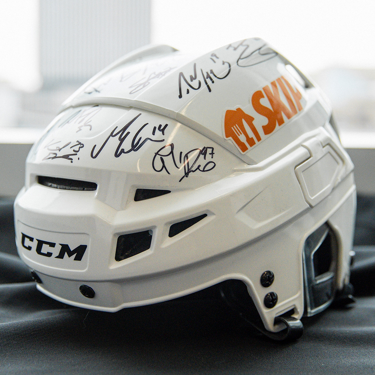 You only have a few days left to sign up for #Oilers LOILTY Rewards & enter to win a team-signed helmet courtesy @SkipTheDishes! Register for this FREE program at EdmontonOilers.com/LOILTY for your shot at exclusive memorabilia & other rewards.