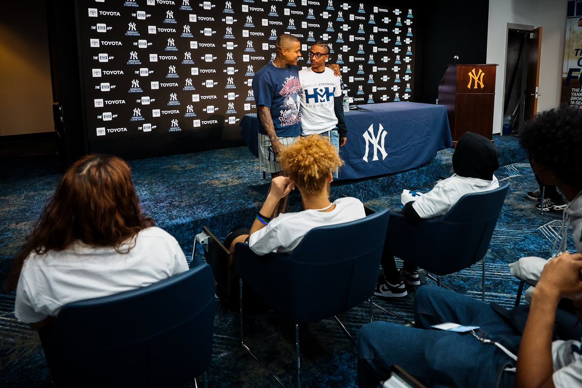 Yesterday, @STR0’s @HDMHFoundation hosted youth from the NYPD Blue Chips Program at the Stadium. Prior to enjoying a Yankees game, Blue Chips members talked with Stroman about the importance of mental health, setting goals, and education 💙 Blue Chips is a youth mentoring