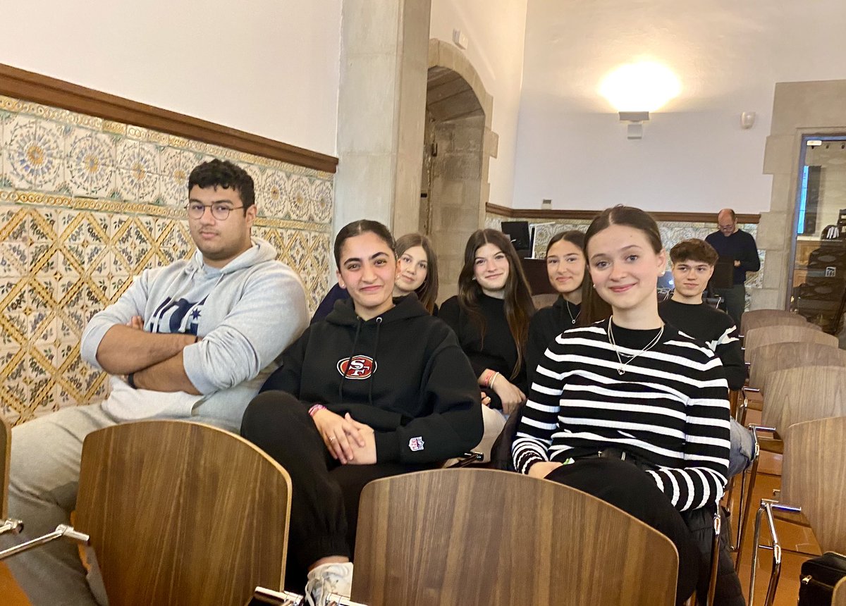 MercedelB's tweet photo. Com avancem en el coneixement del càncer? Conferència d’en Xavier Dolcet a la que hem assistit aquesta tarda a l’@IEILleida https://t.co/AydzinyFpo