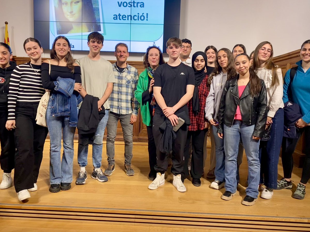 MercedelB's tweet photo. Com avancem en el coneixement del càncer? Conferència d’en Xavier Dolcet a la que hem assistit aquesta tarda a l’@IEILleida https://t.co/AydzinyFpo