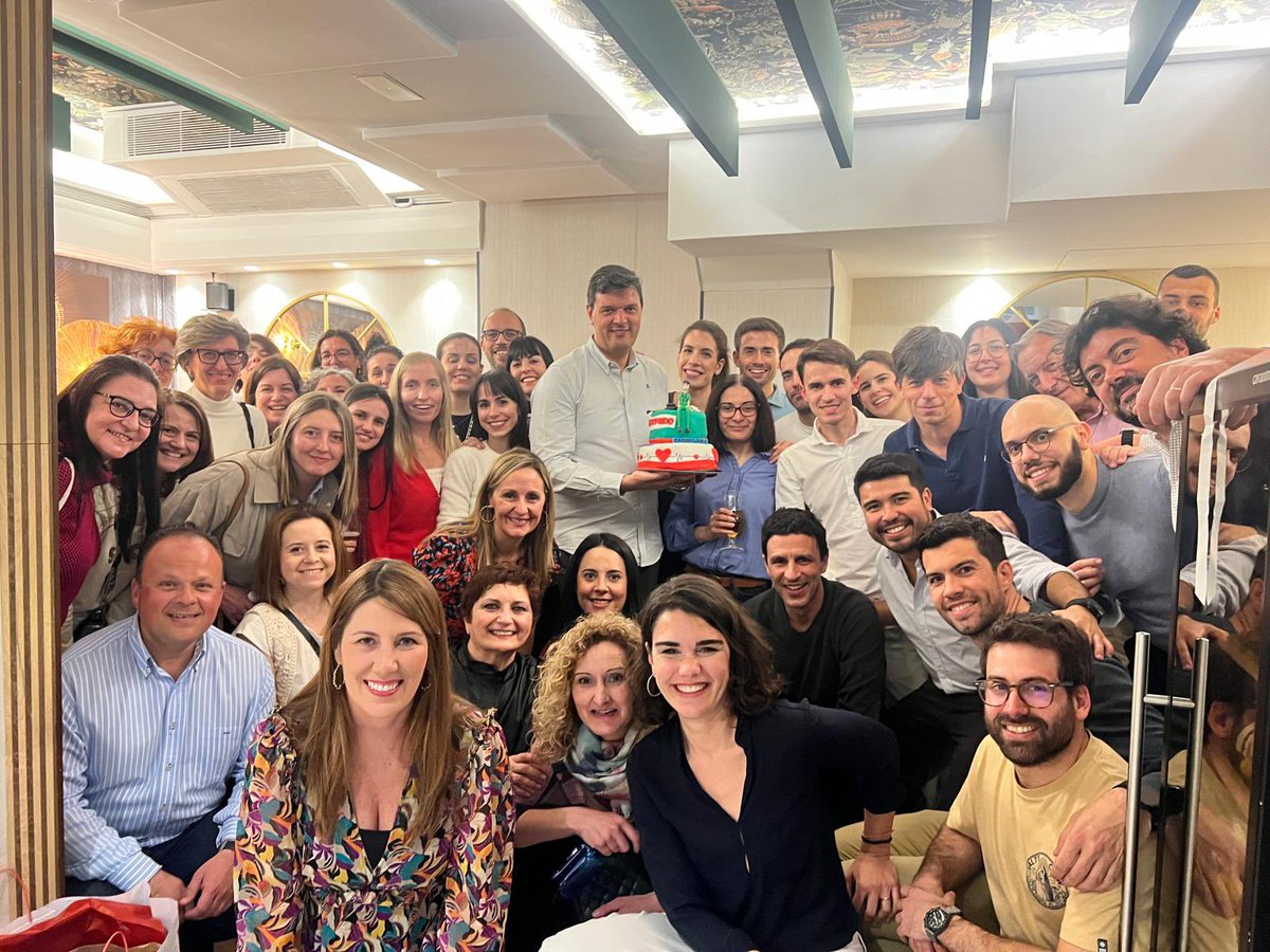 S. Cardio. Salamanca (@scardiosal) on Twitter photo Ayer fue el último día de trabajo en el CAUSA de <a href="/VillacoEduardo/">Eduardo Villacorta</a> Poca gente ha podido tener más contribución para el servicio en los últimos 9 años, logrando ser CSUR de Cardiopatías Familiares como principal logro. Imposible no echarte ya de menos. GRACIAS y SUERTE! Ayer fue el último día de trabajo en el CAUSA de <a href="/VillacoEduardo/">Eduardo Villacorta</a> Poca gente ha podido tener más contribución para el servicio en los últimos 9 años, logrando ser CSUR de Cardiopatías Familiares como principal logro. Imposible no echarte ya de menos. GRACIAS y SUERTE!
