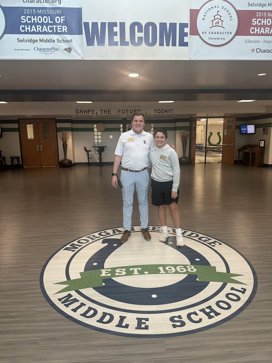b_pearson's tweet photo. Dr. Lucas Wind — Principal for a Day! Awesome day delivering snacks to teachers and staff, lunch duty and campus beautification. This was a prize in our annual money wars competition. So much fun! #SMSRocks @SMSstallions https://t.co/zKRo5DxPkl