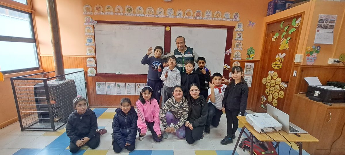 @sagchile #Coyhaique realizó charla didáctica en temas de zoonosis y sanidad animal a niños/as de escuelas rurales de #VillaOrtega y #Ñirehuao, con el objetivo de generar conciencia desde pequeños/as en la importancia de una sola salud.