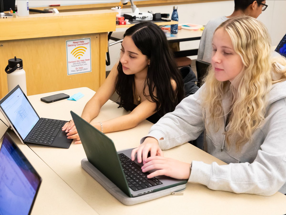 We're in the home stretch - only one more month until the end of the semester and graduation! 🎓 (Photos are of students working on group projects last week in the MATH 348 course titled “Statistical Computing and Consulting.”)