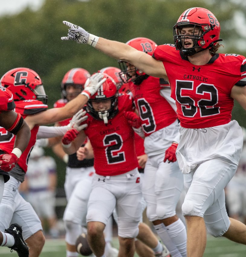 After a great conversation with <a href="/CoachJRut/">Jonathan Rutledge</a> I am blessed to receive my first offer from <a href="/CatholicU_FB/">𝘾𝘼𝙏𝙃𝙊𝙇𝙄𝘾 𝙐 𝙁𝙊𝙊𝙏𝘽𝘼𝙇𝙇</a>. #AGTG ❤️🖤