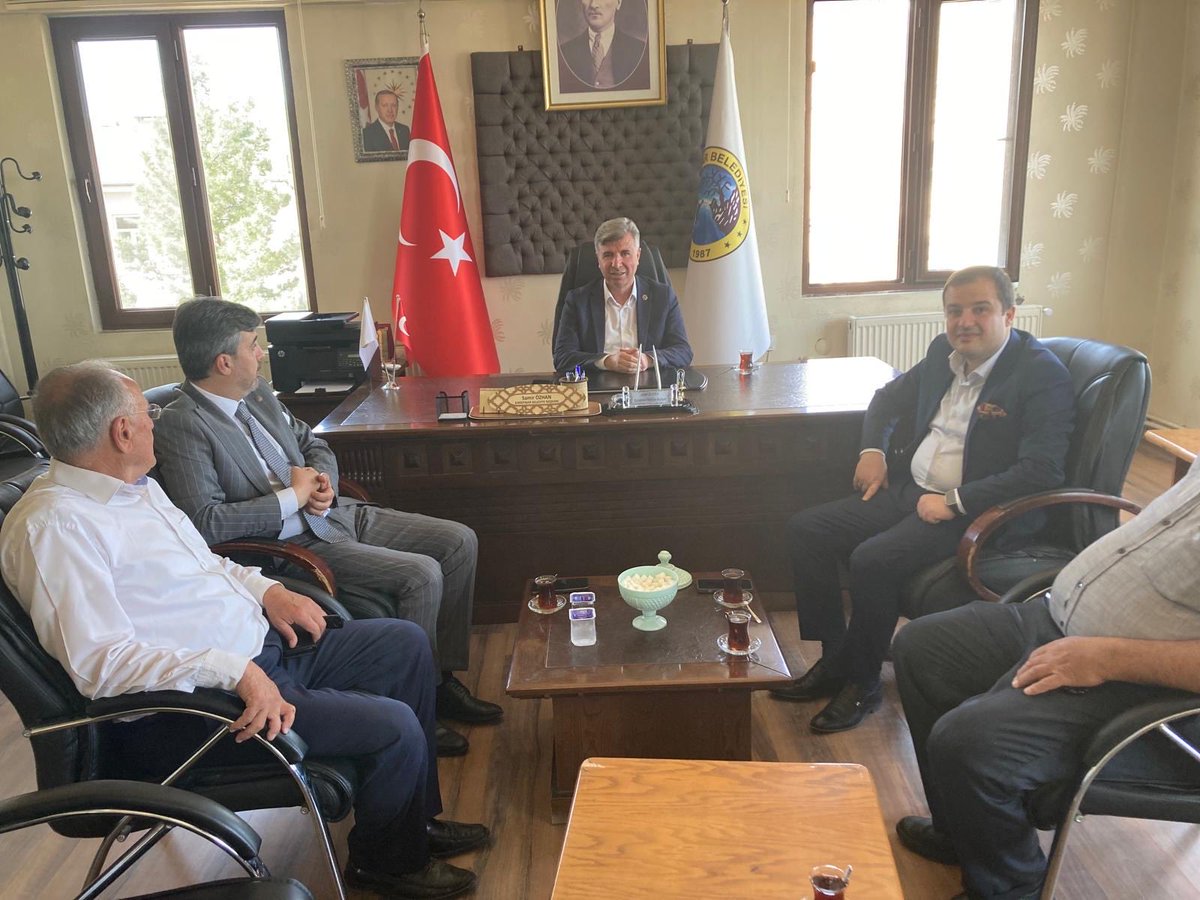 HamidiTaner's tweet photo. Kayapınar Belediye Başkanlığı’na seçilen Sayın Samir Özhan’a hayırlı olsun ziyaretinde bulunduk.
Misafirperverliği için kendilerine teşekkür ediyorum. https://t.co/uBXWTvVe7P
