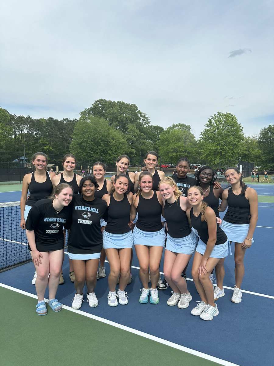 It was a great run! Girls fall to N Hall 🎾 Thank you Seniors!!