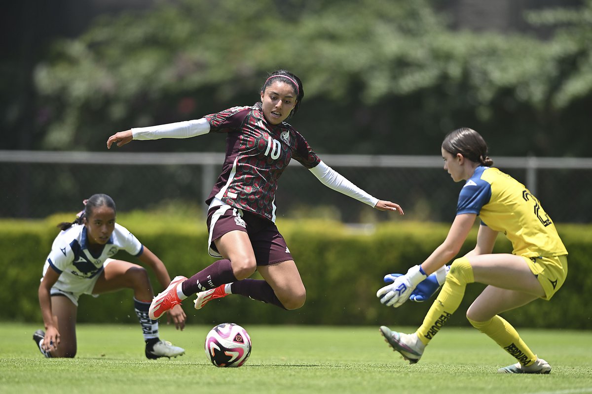 ¡Acción en el CAR! ⚽️ La #Sub17Fem de Jimena Rojas venció 3-0 al @ClubPueblaFem Sub-19 👊🏼 ⚽️ - Dana Sandoval ⚽️ - Naomi Vázquez ⚽️ - Dani Gallegos #PasosDeOro | #VamosTodos