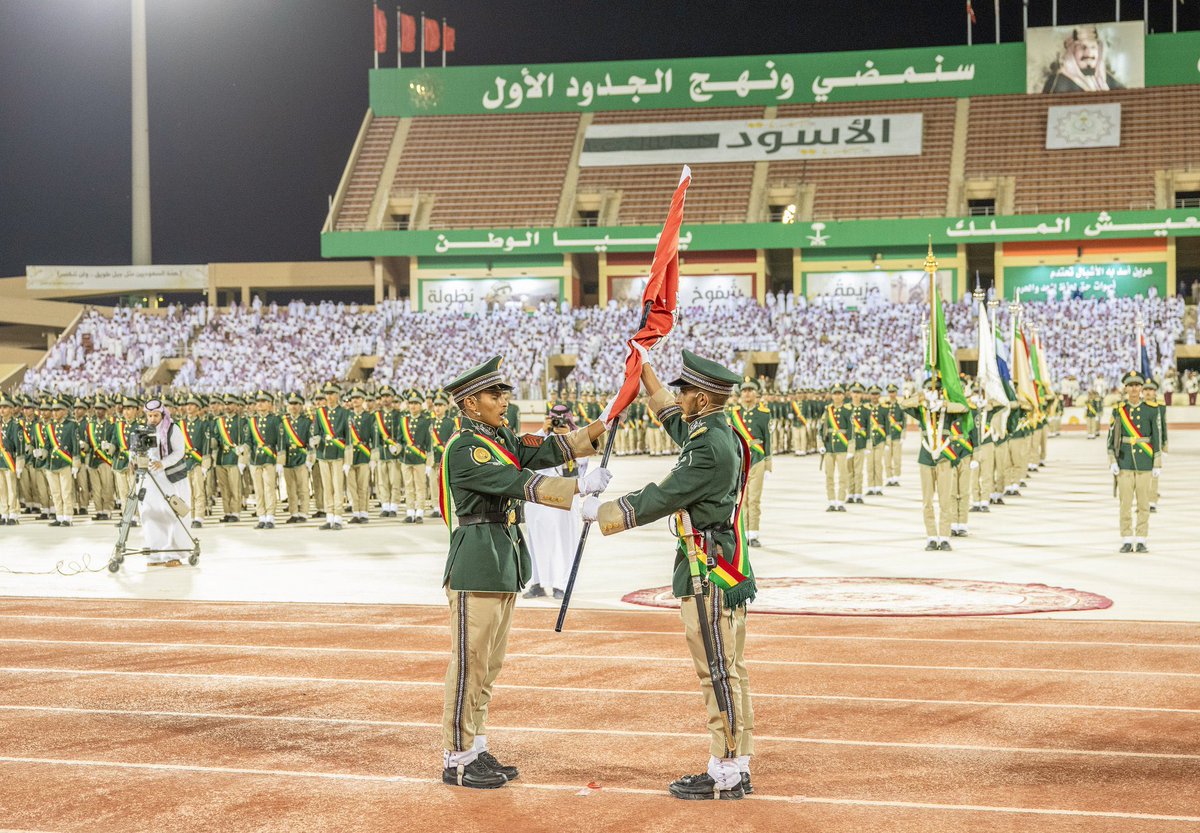 ALFYEEN's tweet photo. يتقدم ملتقى قبيلة اللفايين بالتهنئة 
للشيخ : محمد بن ظافر بن صالح اللفياني بمناسبة تخرج ابنه الملازم : ظافر  
من كلية الملك عبدالعزيز الحربية
وحصل على سيف شرف الكلية والمركز الأول مع مرتبة الشرف الأولى 
@subae3 
#سبيع
#بني_عمر
#اللفايين
#المداريه 
#الخرمة 
#رنيه 
#الغريف 
#الرياض https://t.co/QYzr7RTOcC