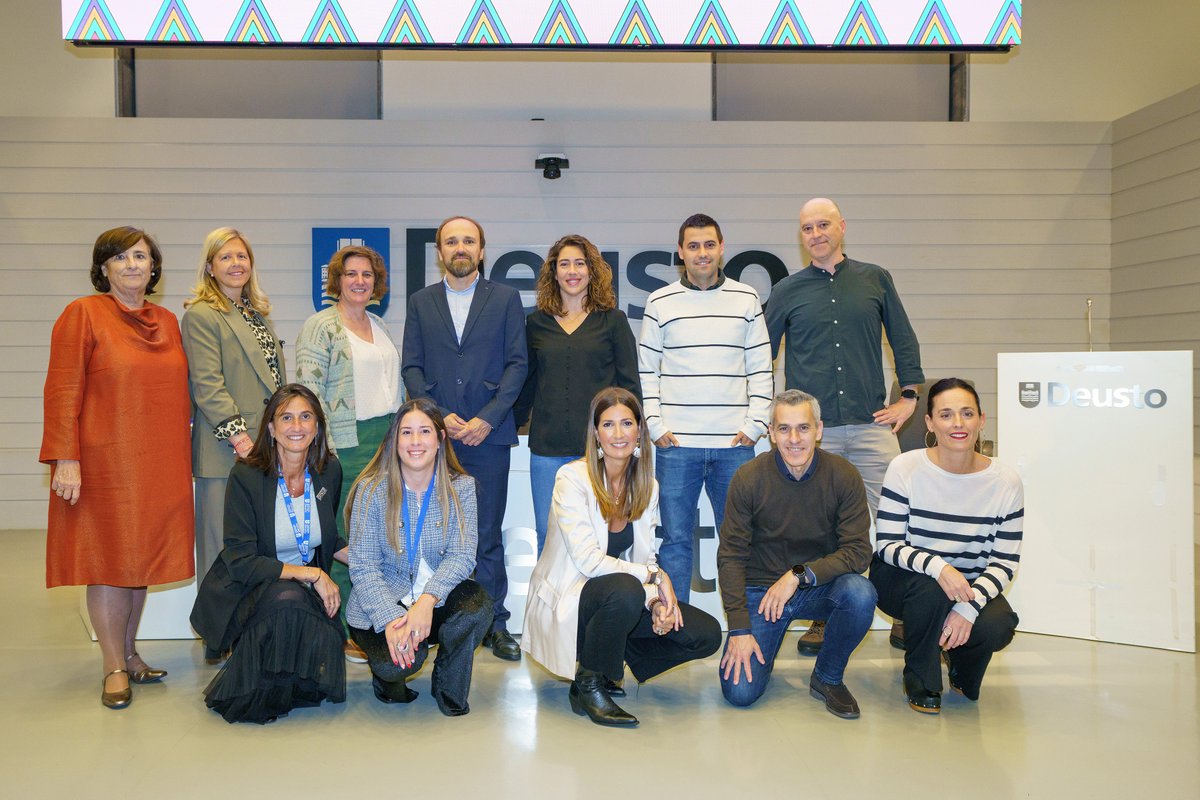 JPanosCastro's tweet photo. Ayer celebramos en @deusto las jornadas sobre los retos educativos del siglo XXI: digitalización, ODS, diversidad, altas capacidades, emociones y STEAM. Gracias a la financiación de @deustoInnova de la Convocatoria Proyectos de Innovación Docente https://t.co/zIlli1jyFb