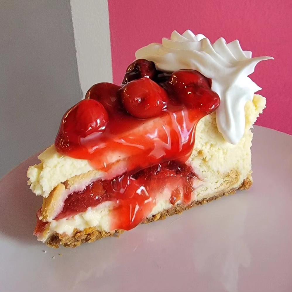 Stuffed Cherry Pie Cheesecake

📍Scrumptious | Houston, TX 77058