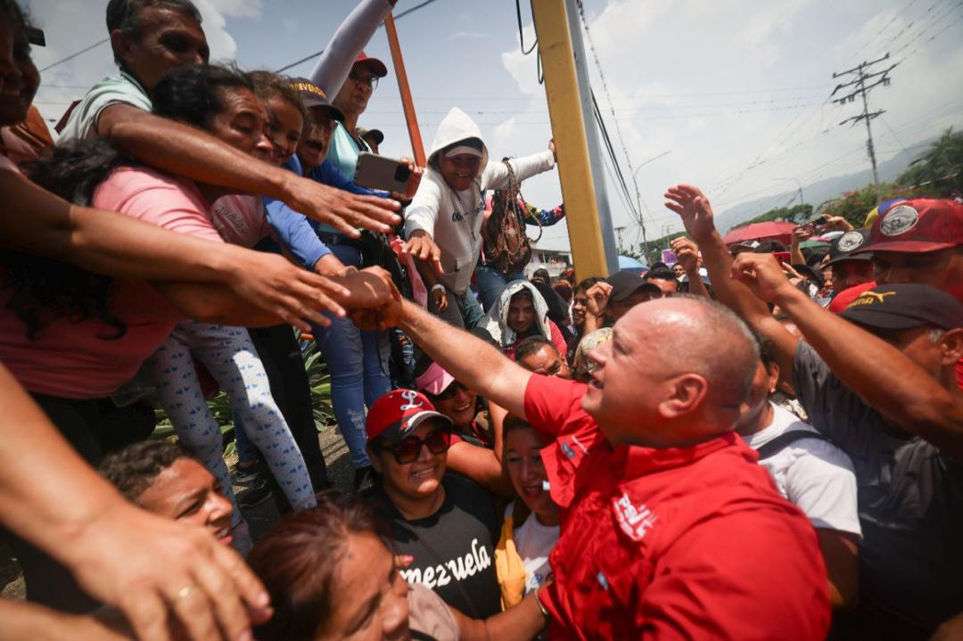 PartidoPSUV's tweet photo. EN FOTOS | Pueblo de Biscucuy marchó en respaldo al presidente Nicolás Maduro https://t.co/JlTmO1Er0q
#UniónDeLosPueblos https://t.co/wiAFnP7z6m