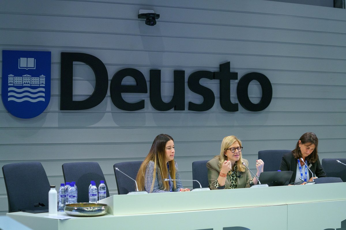 JPanosCastro's tweet photo. Ayer celebramos en @deusto las jornadas sobre los retos educativos del siglo XXI: digitalización, ODS, diversidad, altas capacidades, emociones y STEAM. Gracias a la financiación de @deustoInnova de la Convocatoria Proyectos de Innovación Docente https://t.co/zIlli1jyFb