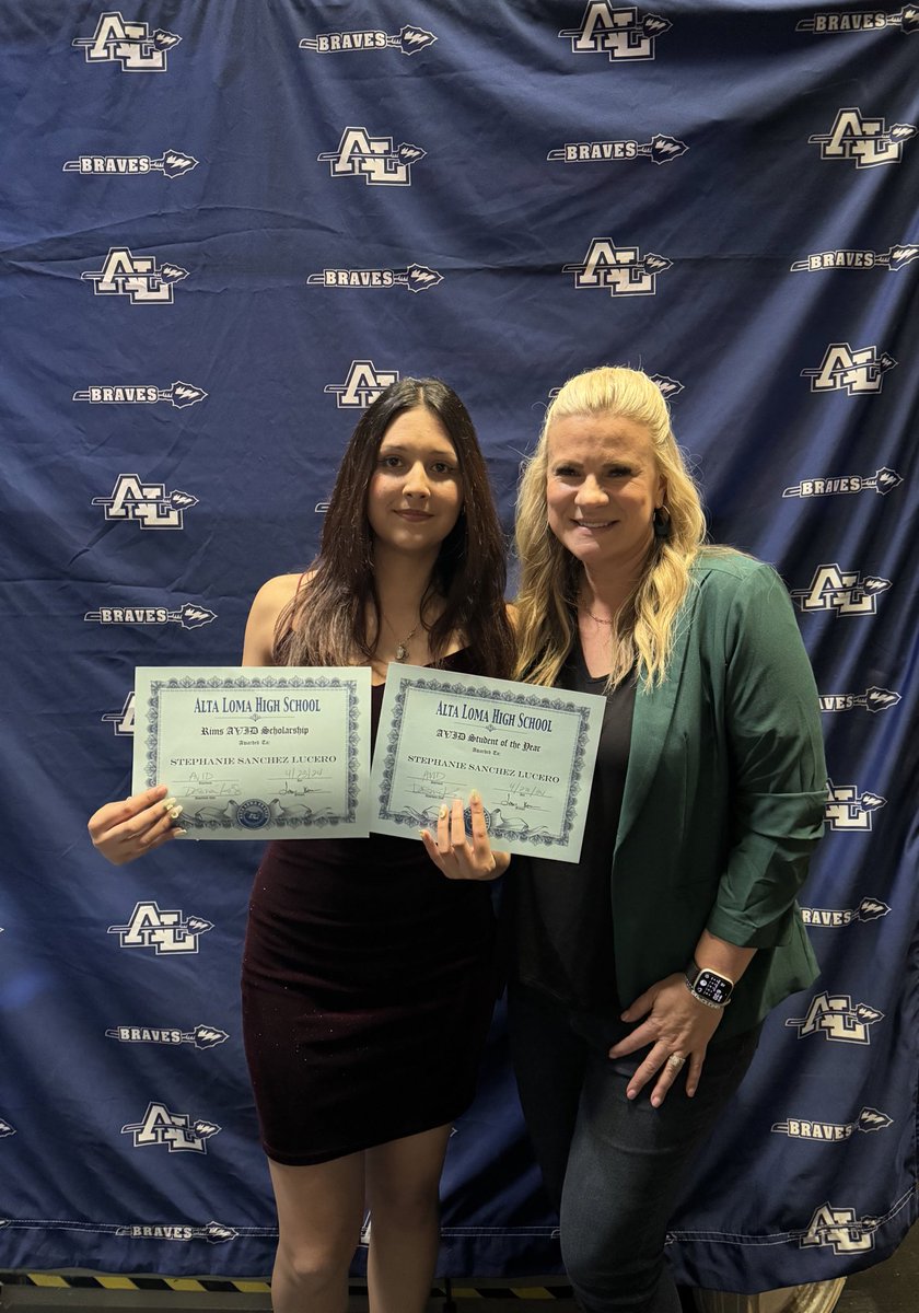 So proud of our Avid Department Student of the Year and our RIMS AVID Scholarship winner! 🌟#avidfamily <a href="/AltaLomaHigh/">Principal</a> <a href="/RIMSAVID/">RIMS AVID</a>