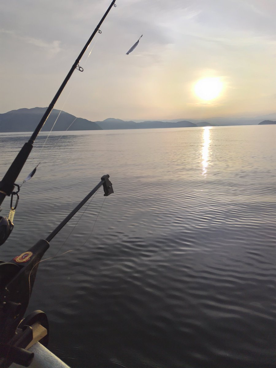 今日は琵琶湖🎣🛥
三連休の釣りキャンプ食材にビワマス釣りたい🥲