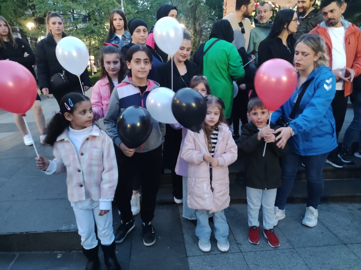 <a href="/diyadinosman/">Osman DİYADİN</a> <a href="/RTErdogan/">Recep Tayyip Erdoğan</a> Insanlarinise alip 7 yil sonrada
Pardon Yanlis yaptik. Simdi KPSS ile yerinize adam.alacagiz demek ne demek?? 
#Alo199işsizKalıyor