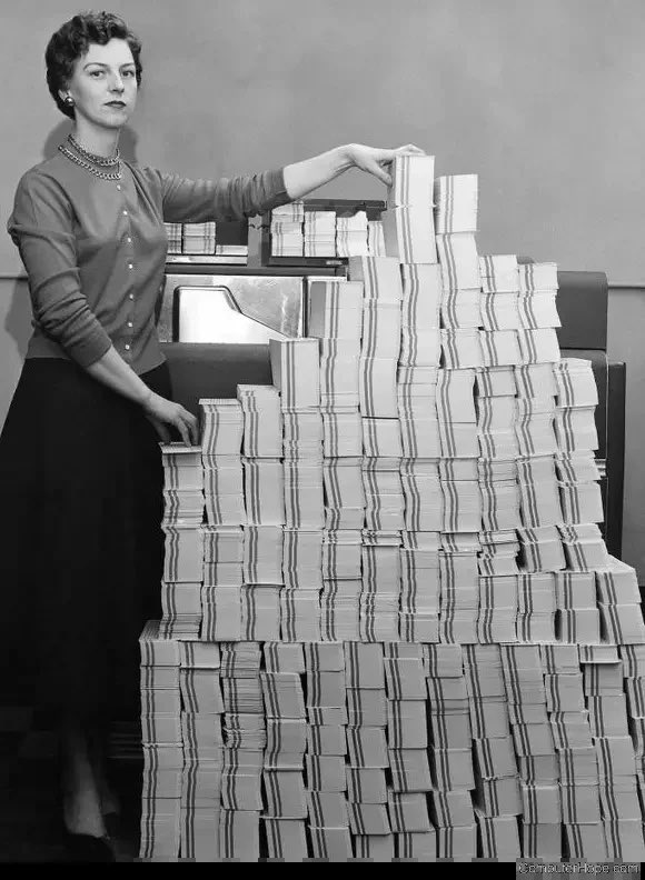 @kenshirriff @ComputerHistory The largest punchcard program was 62,500 punch cards (around 5MB)… I’d like to see @kenshirriff topple this record!