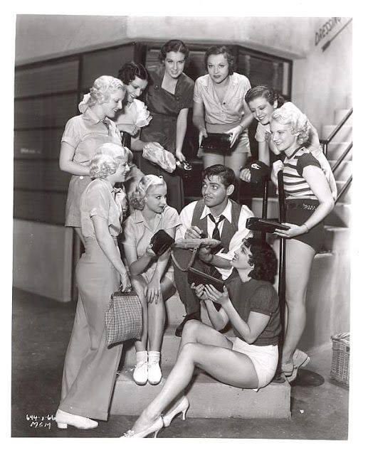 tunesville1's tweet photo. #ClarkGable on set of #DancingLady autographing for chorus girls. Whata guy😁 https://t.co/h1RhClsdAE