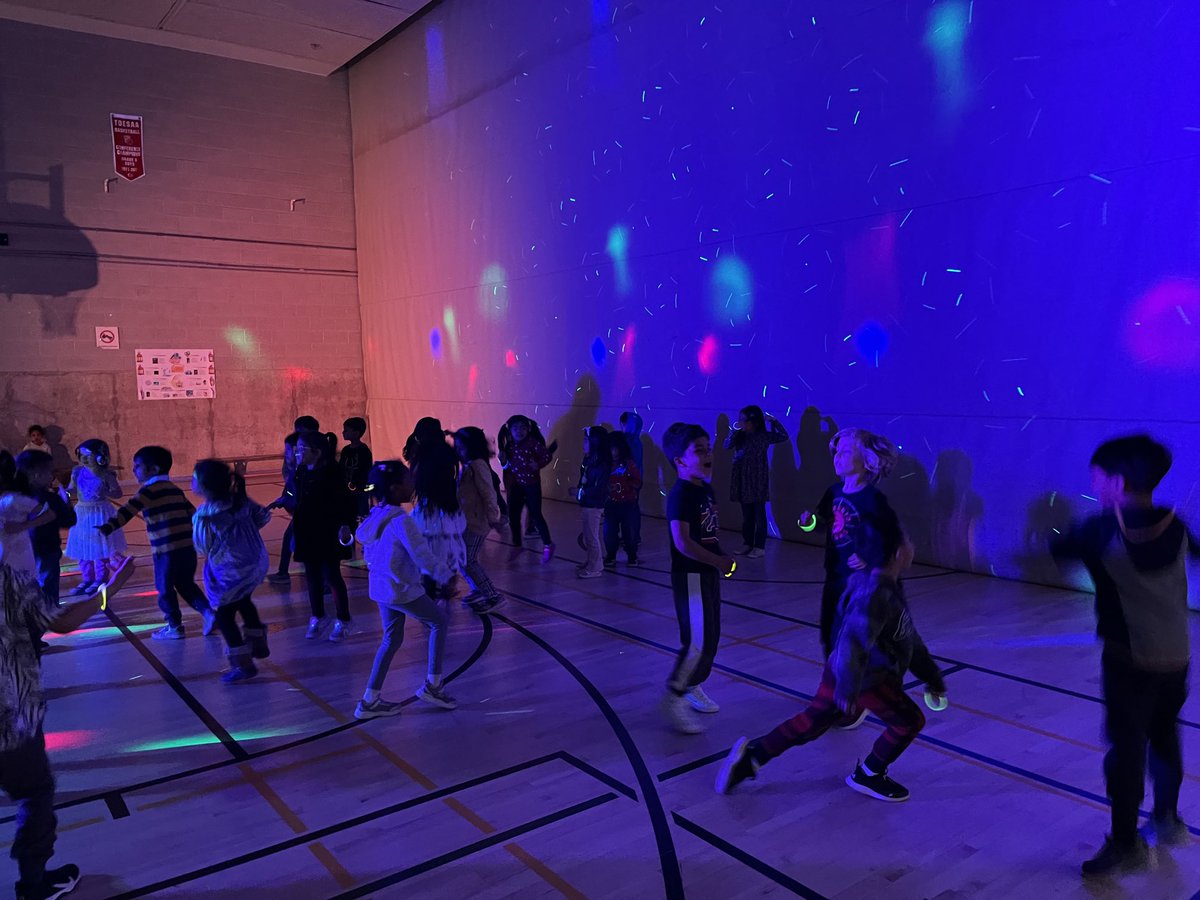 TDSB_Waterfront's tweet photo. We had a great Dance-a-thon fundraiser for our school today with Professor Jamz! Thank you to our School Council for organizing this and to our families for their donations. ⁦@tdsb⁩ ⁦@TDSB_MHWB⁩ ⁦@AlexisDawsonTO⁩ https://t.co/fUvZUaH7FW