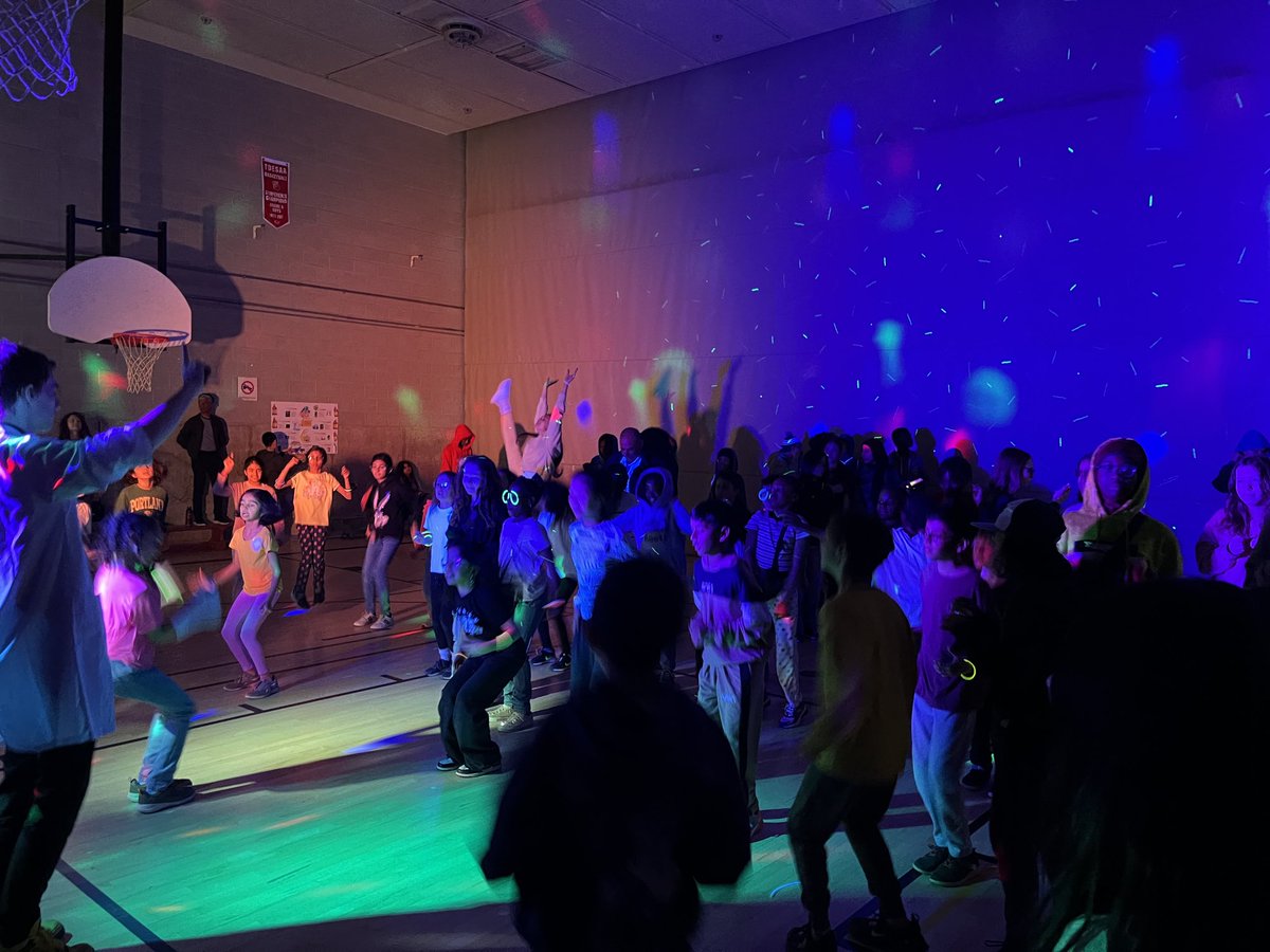 TDSB_Waterfront's tweet photo. We had a great Dance-a-thon fundraiser for our school today with Professor Jamz! Thank you to our School Council for organizing this and to our families for their donations. ⁦@tdsb⁩ ⁦@TDSB_MHWB⁩ ⁦@AlexisDawsonTO⁩ https://t.co/fUvZUaH7FW