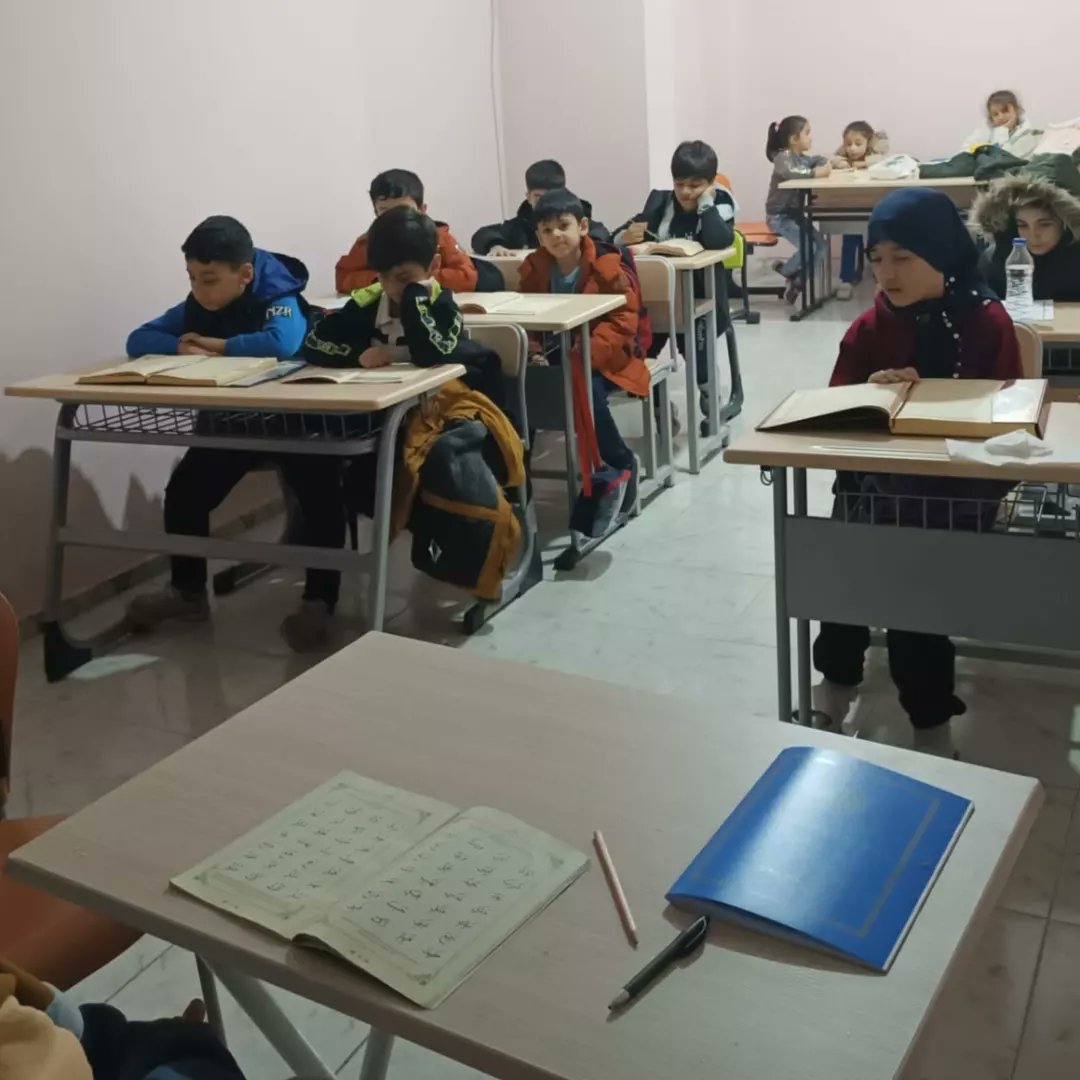 YediHilalBatman's tweet image. Kalpler ancak Allah'ı anmakla
huzur bulur.
@batmanhem Himayelerinde Şeyma Aydın Hocamızın Riyasetinde Kuran Kurslarımız Devam Ediyor 🌸
Hep birlikte@yedihilal'deyiz 🌙
#hafizlikhazirlikegitimi
#kurankerim
#elifba
#çocuklarlakuran
#ilimyolundahafızlar