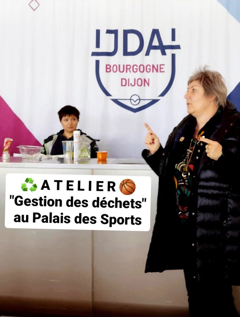 ♻️ Hier, j'intervenais en soutien à un atelier sur la gestion des déchets au Palais des Sports

 ⬇️Important de poursuivre notre rôle de sensibilisation et civisme avec les clubs
#sportecoresponsable
#ecoresponsable
#gestiondesdechets
<a href="/MatchForGreen/">Match For Green</a> <a href="/ArnaudGandais/">Arnaud Gandais</a> <a href="/sencephilippe/">Sence Philippe</a>