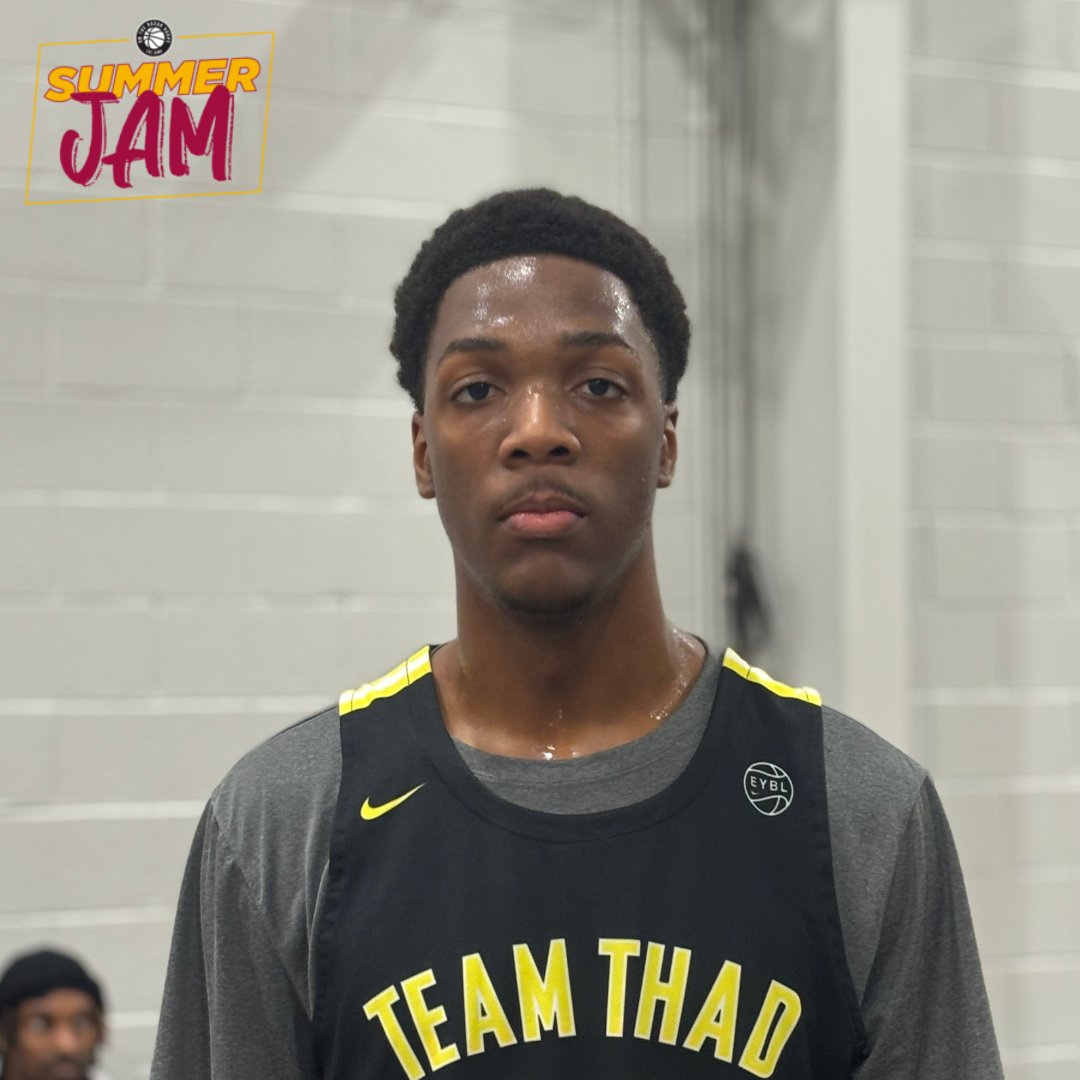 '26 Sam Funches came into the OTR Summer Jam as one of the most touted players and did not disappoint. He put up 20+ points and 10+ rebounds in every game. @CamRickersHoops writes more: ontheradarhoops.com/otr-hoops-summ…