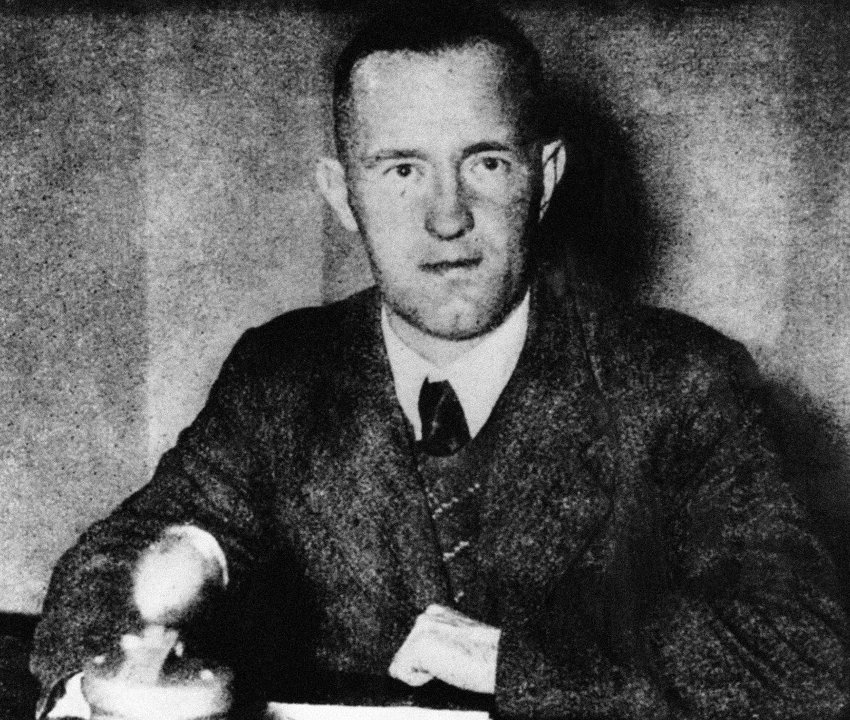 Hitlers hämischer Radio-Propagandist: 'Lord Haw-Haw' produzierte heute vor 79 Jahren seine letzte Sendung spiegel.de/einestages/pro… (aus dem @SPIEGEL_Gesch-Archiv)