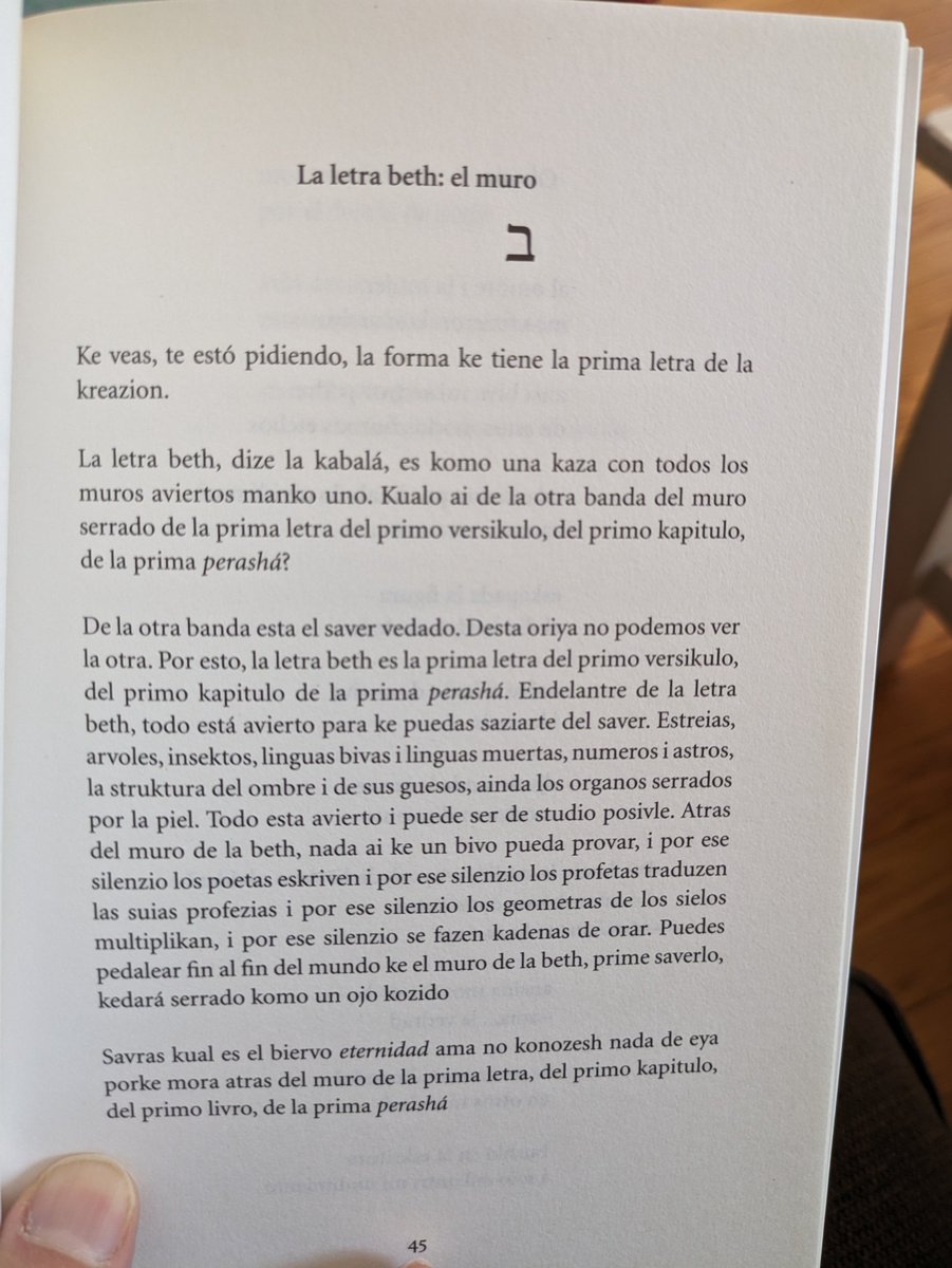 No logro de salir de este poema ladino de Myriam Moscona que acabamos de discutir en clase (con la ayuda de @perurealfonso). De un lado del muro de la beth, las palabras y las cosas. Del otro, el saver vedado frente al ojo kozido