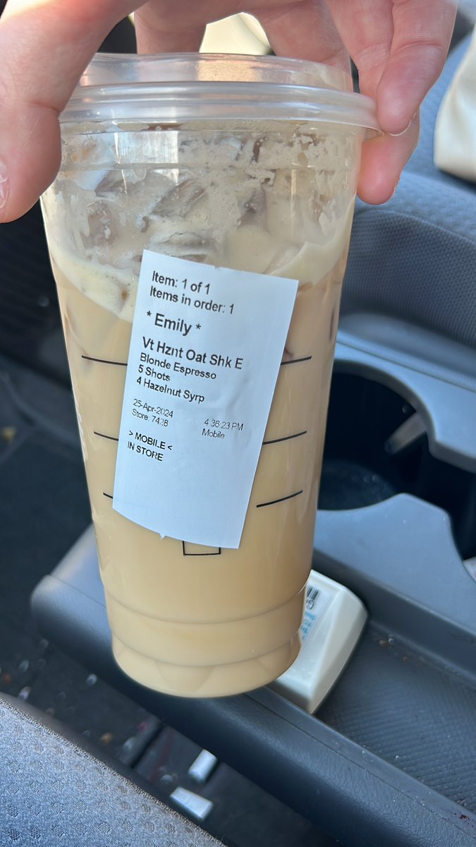 emjohnson57's tweet photo. @Starbucks are the five shots in the room with us right now? I am late to work for this?  Ew https://t.co/s3RayB3jt9
