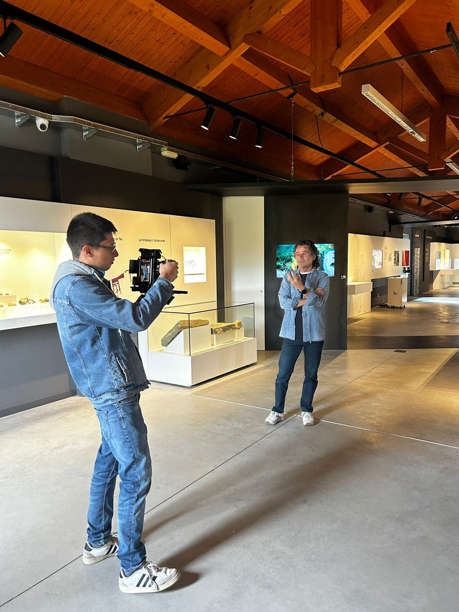 peppoblet's tweet photo. Mati de gravació 👌🏻
Avui ha tocat parlar del territori que estimes ♥️
@OsonaTurisme
@Museu_Esquerda
@fundaciommp
@RodadeTer
.
#osona #osonaturisme #turisme #miquelmartíipol #lesquerda #rodadeter #museus @munichsports https://t.co/cUu8YOXf0Q