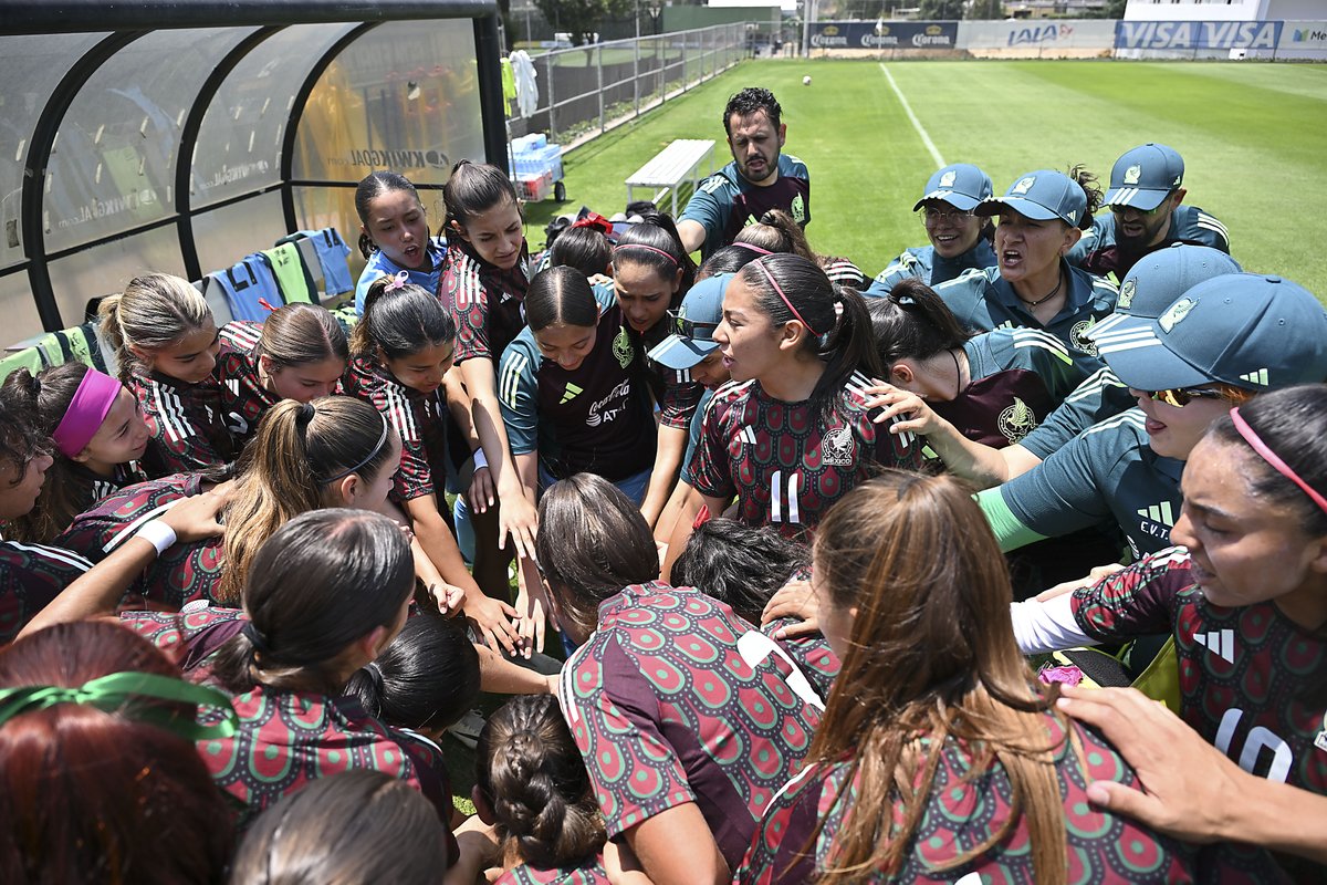 #Sub17Fem 👉🏼 FAMILIA 😍

#PasosDeOro | #VamosTodos