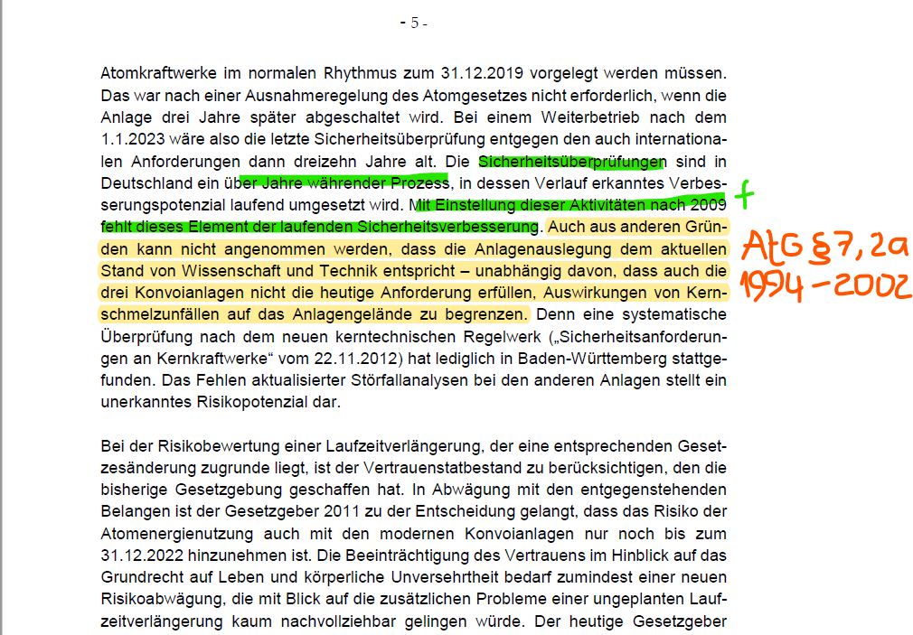 In dem gelb markierten Abschnitt behauptet Niehaus noch was anderes, nämlich, die in Frage stehenden Anlagen genügten ja gar nicht der 'heutigen' Anforderung, dass die Folgen selbst schwerster Notfälle auf das Anlagengelände zu begrenzen seien. 
15