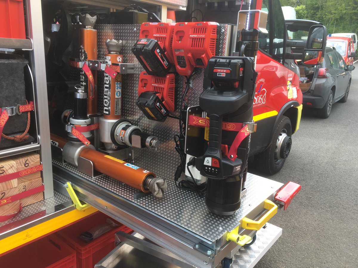 Lupins_77's tweet image. Mise en service du 1er Vsr @GIMAEX New génération @sdis77 avec une philosophie de conception alliant ergonomie, sécurité et innovation:
- combinaison électroportatifs @weberrescue et thermique @HolmatroRescue 
- outillage à mains @MilwaukeeTool