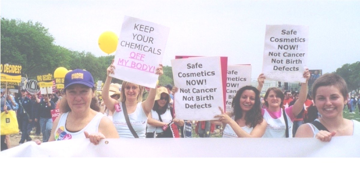 20 years ago today, 4/25/04 at the March for Women’s Lives in Washington DC, a group of researchers and cancer prevention advocates launched the Campaign for Safe Cosmetics. I'm proud to be part of that team. @SafeCosmeticsHQ