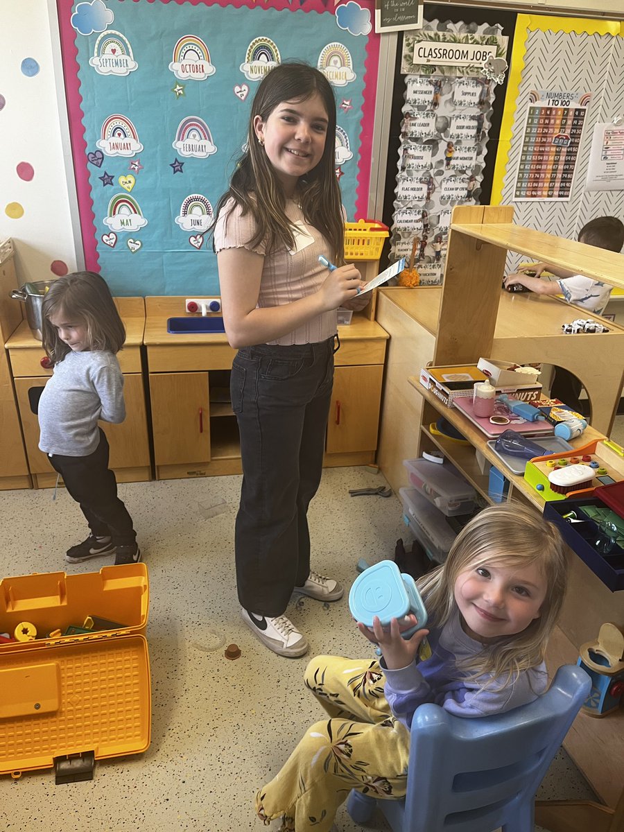 jarmstrong1720's tweet photo. Bring Tour Child To Work Day!! We played, had a pizza party and had so much fun! Thank you McKenzie, Jayson, Madison, Mia and Nathan for sharing your day with us!! ππ #preschool #play #koalaclass @Director_Oxy @StaffordTwpEd https://t.co/RGZG955QjT
