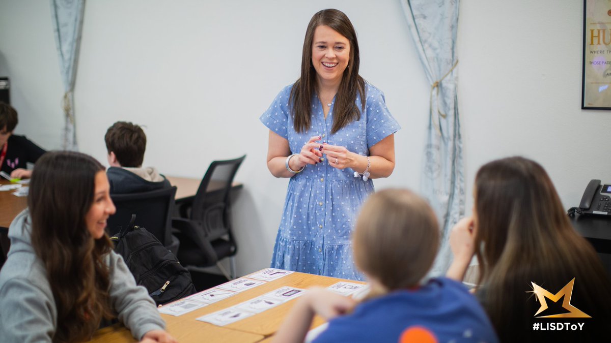 Holly Reynolds, ELAR & GT teacher at @LamarMS, has been teaching for 17 years, serving the previous 4 in her current role. Tune into our YouTube channel tonight at 7 p.m. to learn more about her journey in public education: youtu.be/zxpRI9zkZTs #LISDToY #LISDAwards