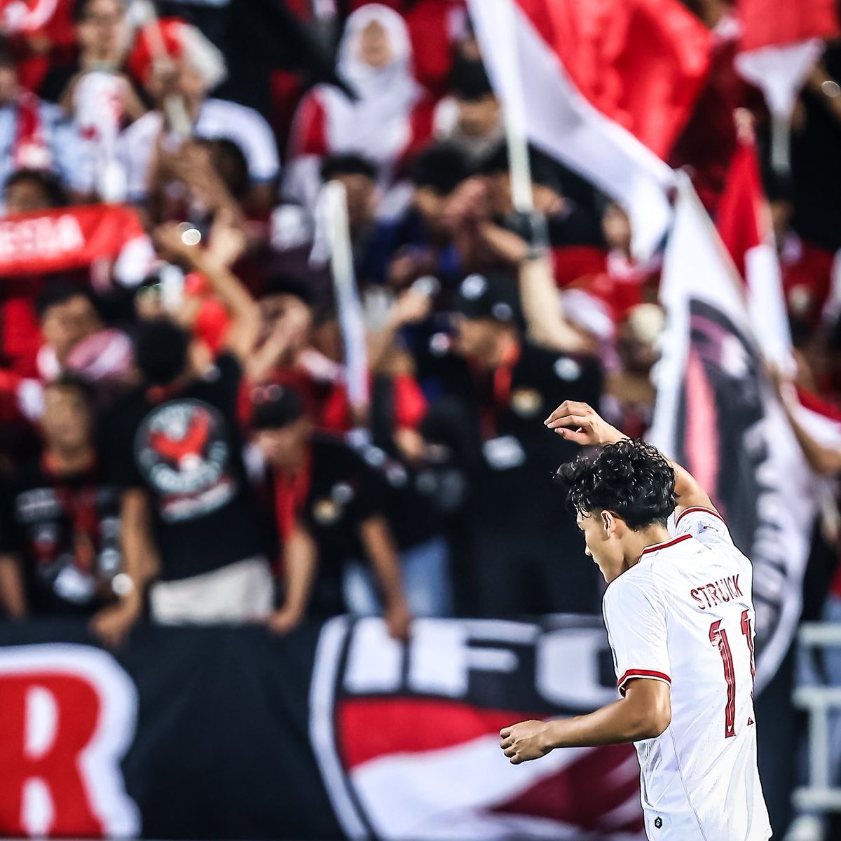 DEBUTAN DI #AFCU23 

DICURANGI WASIT NASRULLO KABIROV!!
MEMULANGKAN AUSTRALIA
MEMULANGKAN JORDAN
MEMULANGKAN KORSEL

INDONESIA U23 ASUHAN SHIN TAE YONG
PLIS REMEMBER!! 
INDONESIA
STY
UNTUK PERTAMA KALINYA LOLOS SEMIFINAL #AFCU23 

SIAPAPUN LAWAN KITA!! KITA LAWAN!! KITA