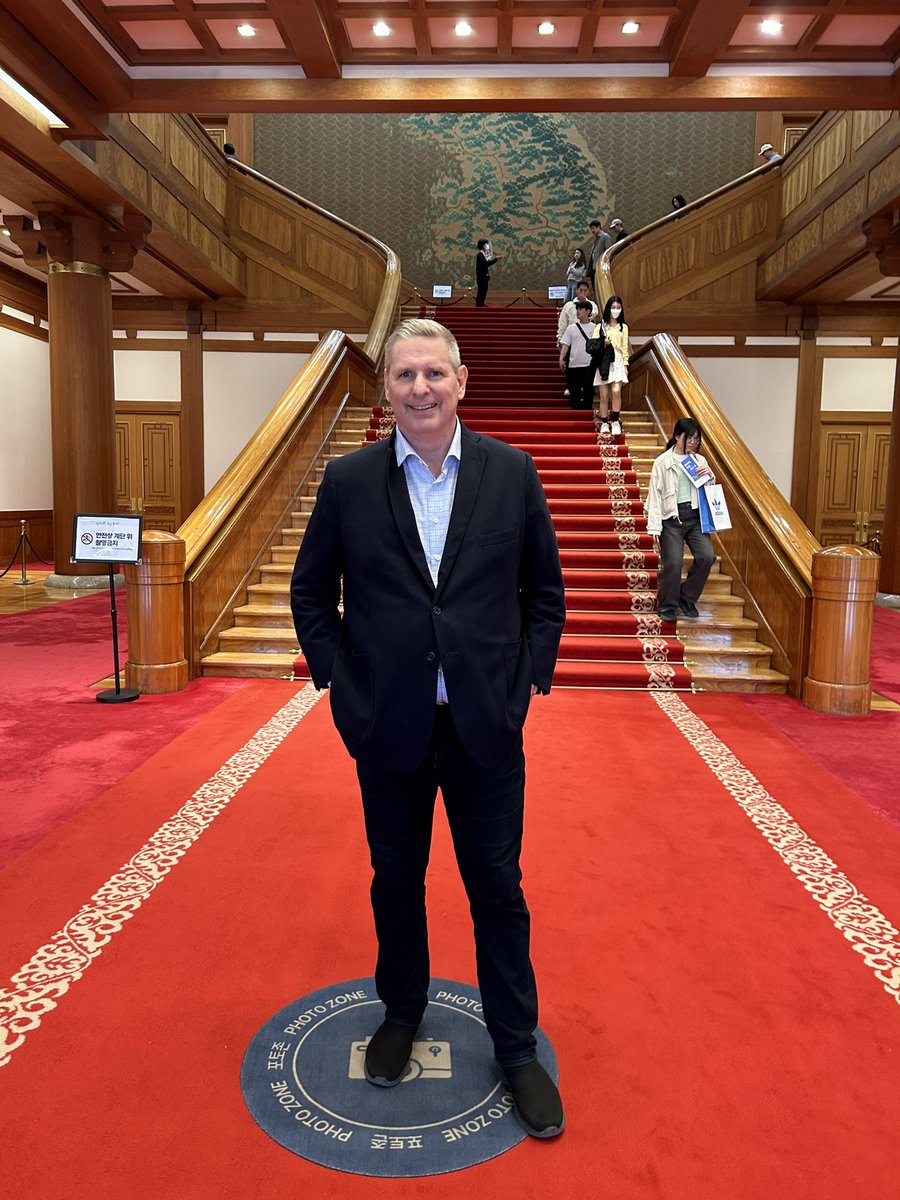 Wrapped up the Team Canada Trade Mission to Seoul, South Korea at the Presidential Palace (AKA”the Blue House”). We have reached an inflection point with South Korea-Canada trade increasing 82% over the past seven years. Go global. #GoTeamCanadaTrade