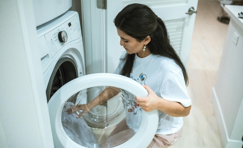 Woman Puts Laundry on Fourth Procrastination Dry Cycle: ow.ly/uA6V50RnvgR