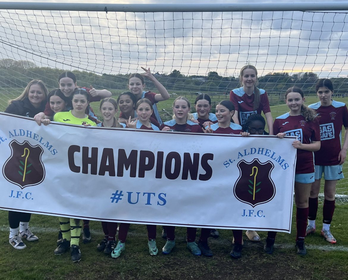 St Aldhelms under 13 girls, unbeaten league champions! 💪❤️🎉⚽️ 
#soproud #thatgoaldifference