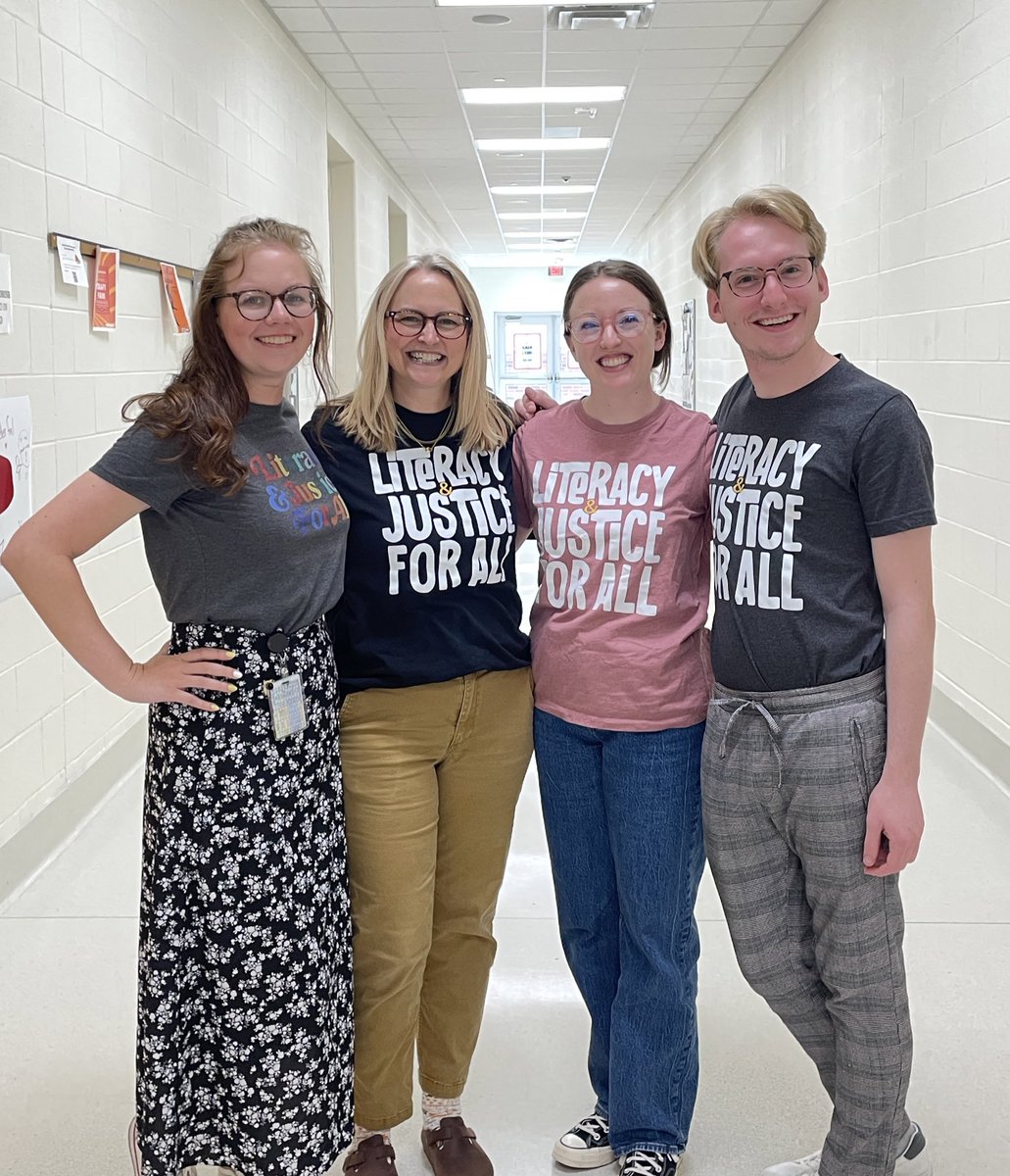 ApexHSLibrary's tweet image. Love celebrating National School Library Month with our #PeakPals 💛💚🖤